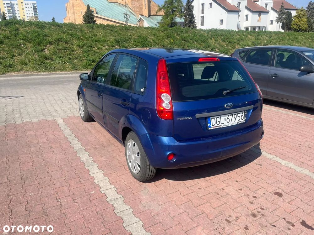 Ford Fiesta 1.3 Trend - 17