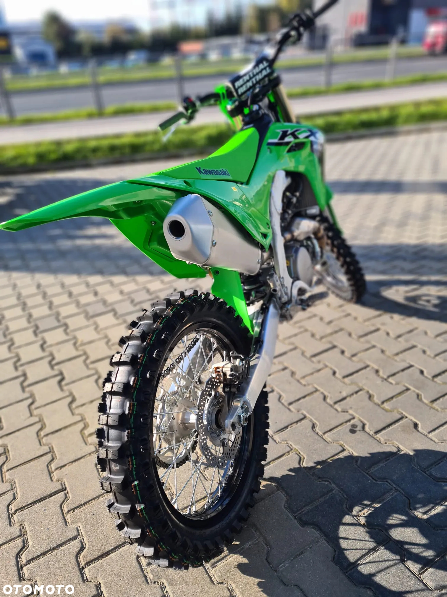 Kawasaki KX - 8