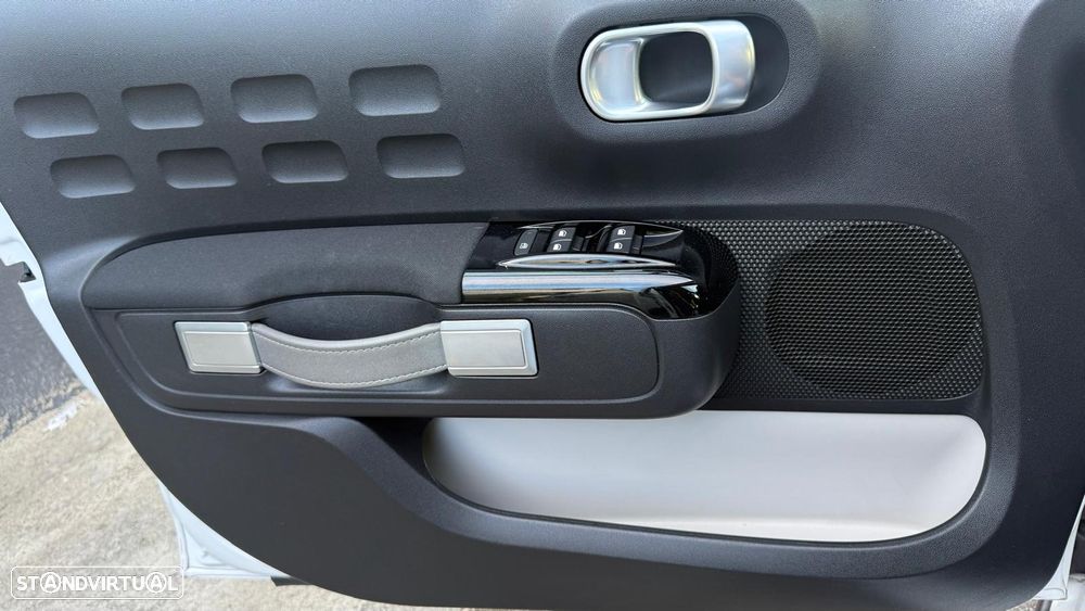 Citroën C3 1.2 PureTech Shine - 26