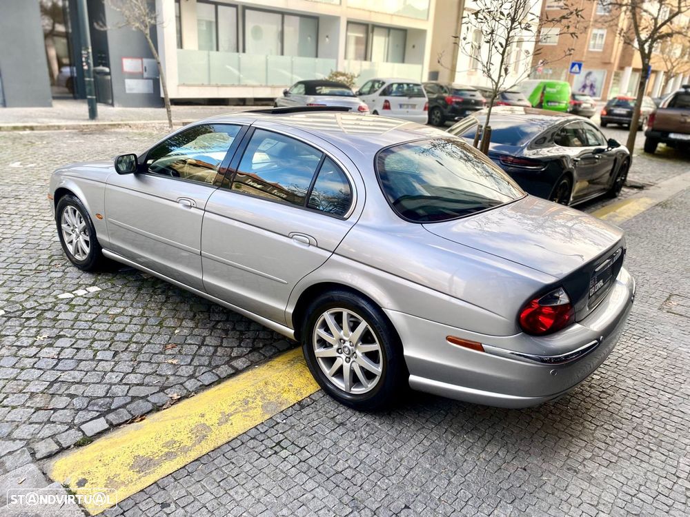 Jaguar S-Type 3.0 V6 Executive Auto. - 10