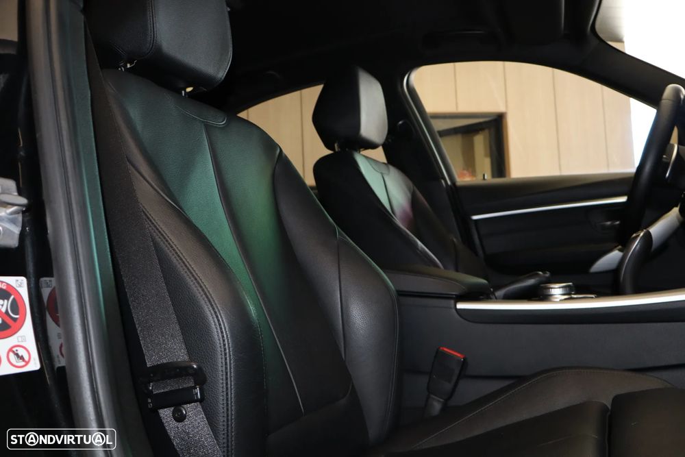 BMW 330 e iPerformance Pack M - 21