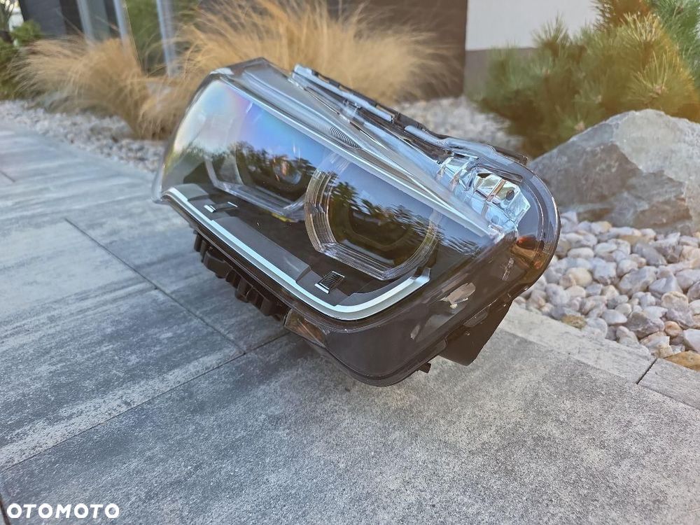BMW X1 F48 Lampa prawa przód Full Led Dynamic 6311-7472222-02 - 3