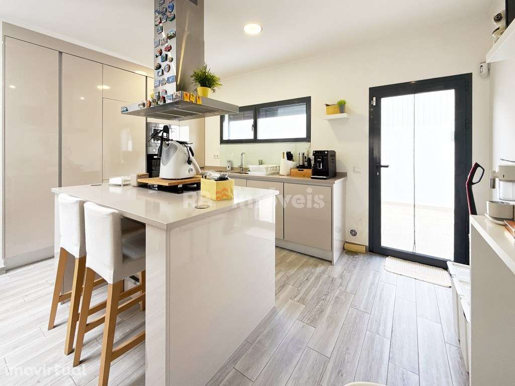 Moradia T3+1 no centro do Entroncamento C/Garagem - Grande imagem: 3/53