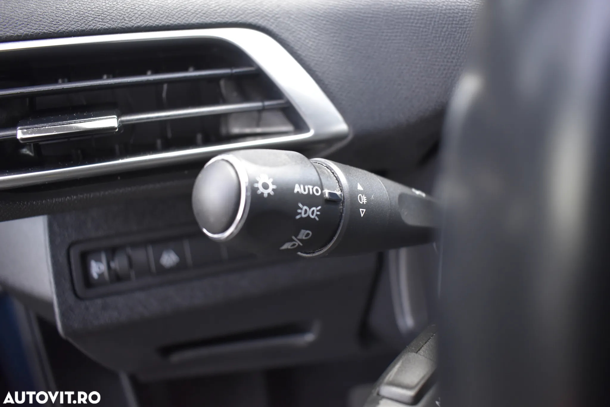 Peugeot 3008 1.5 BlueHDI 130 S&S EAT8 Allure - 25