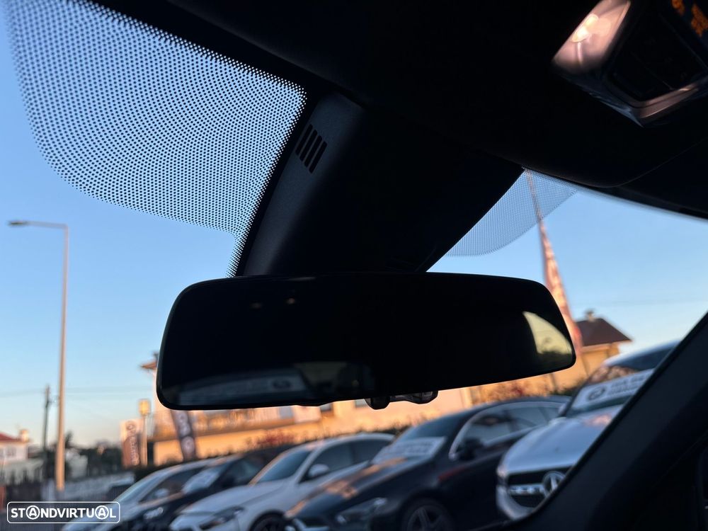 BMW 118 i Pack Desportivo M Auto - 53