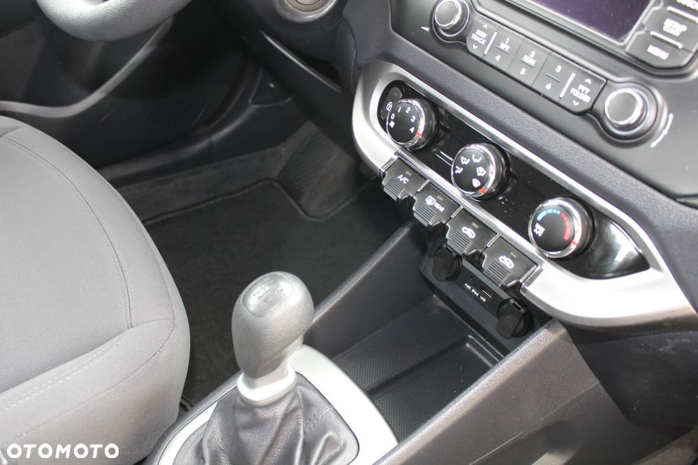 Kia Rio - 22