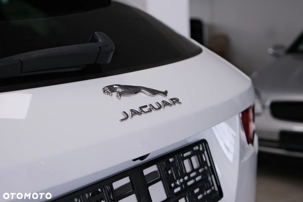Jaguar F-Pace 2.0 i4D AWD Prestige - 16