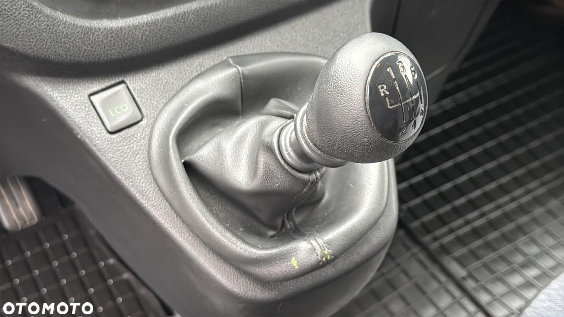 Opel vivaro - 17