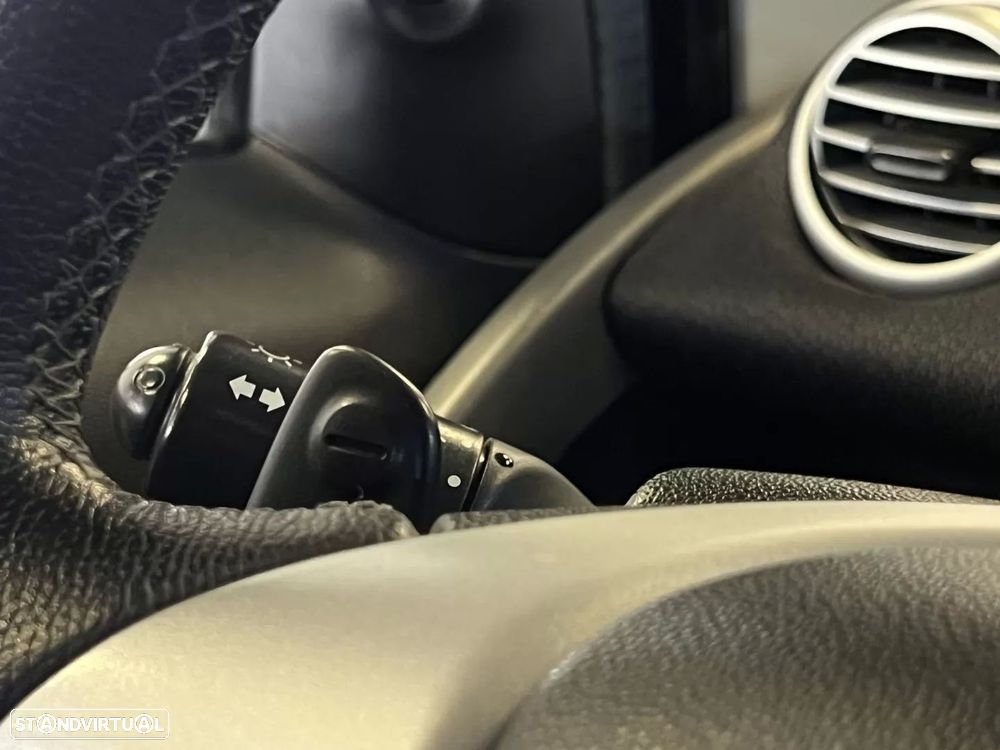 Smart ForTwo Coupé 1.0 mhd Passion 71 Softouch - 39