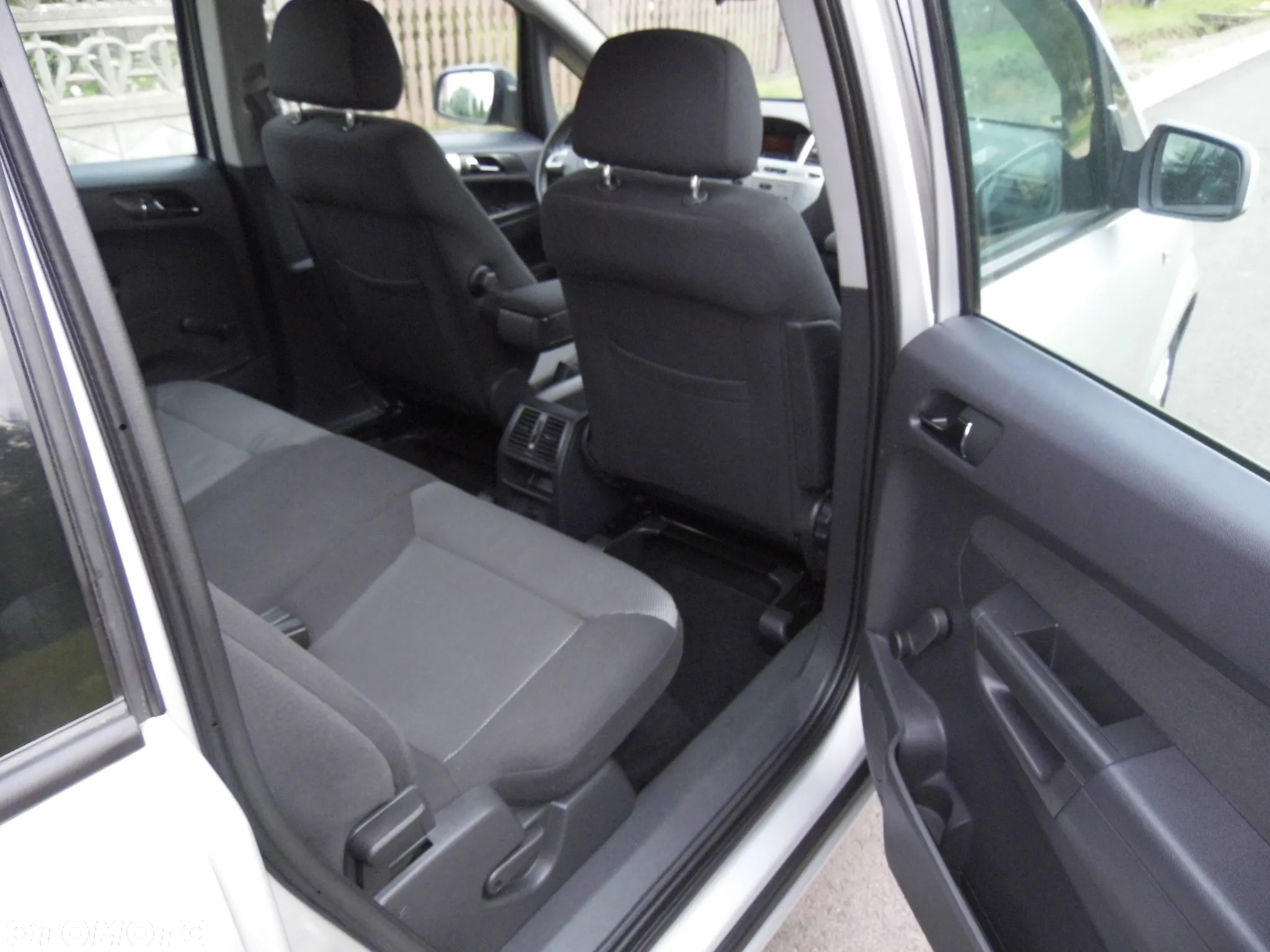 Opel Zafira 1.8 Design Edition - 25