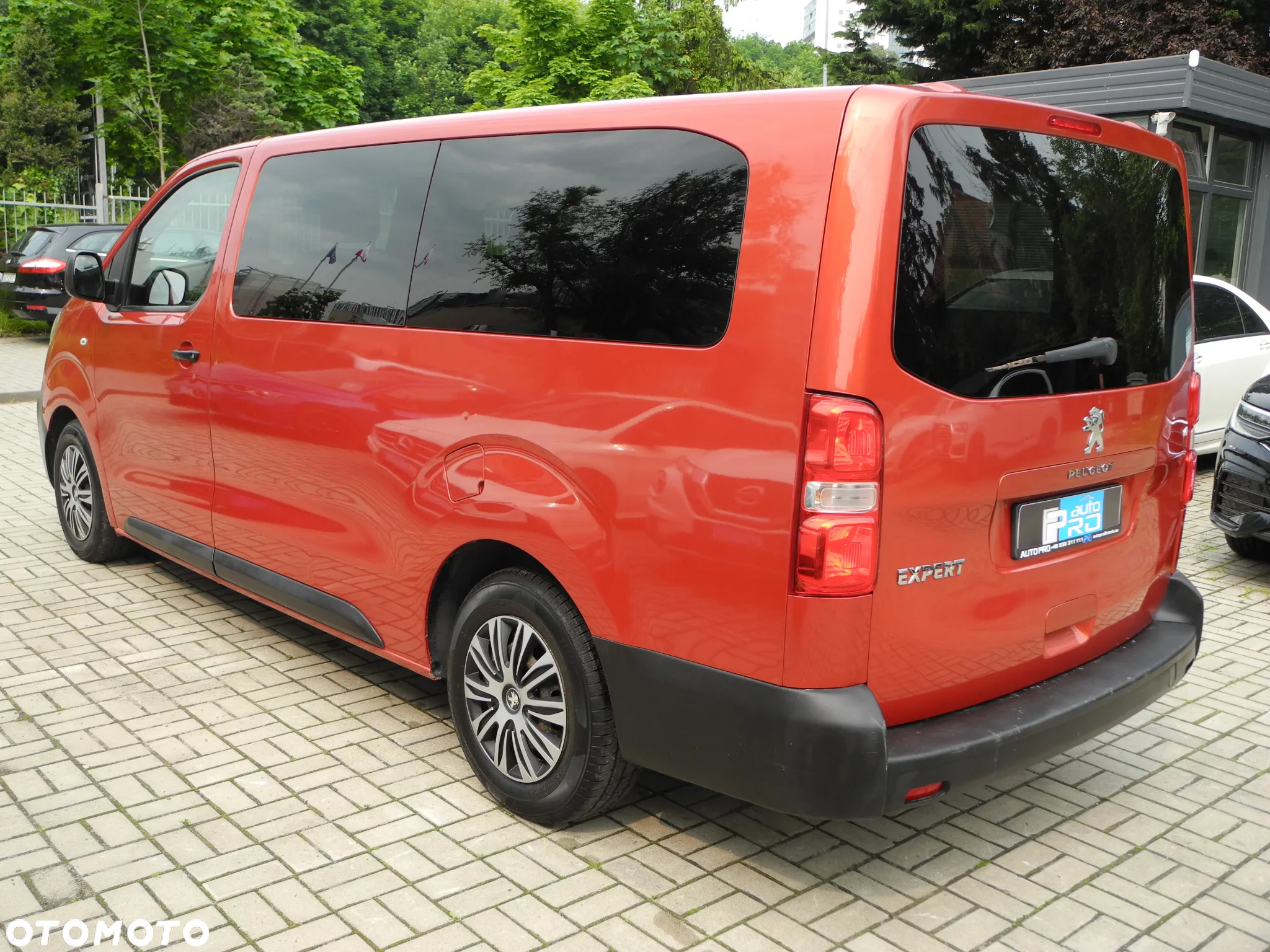 Peugeot Traveller 1.6 BlueHDi Long Business - 3