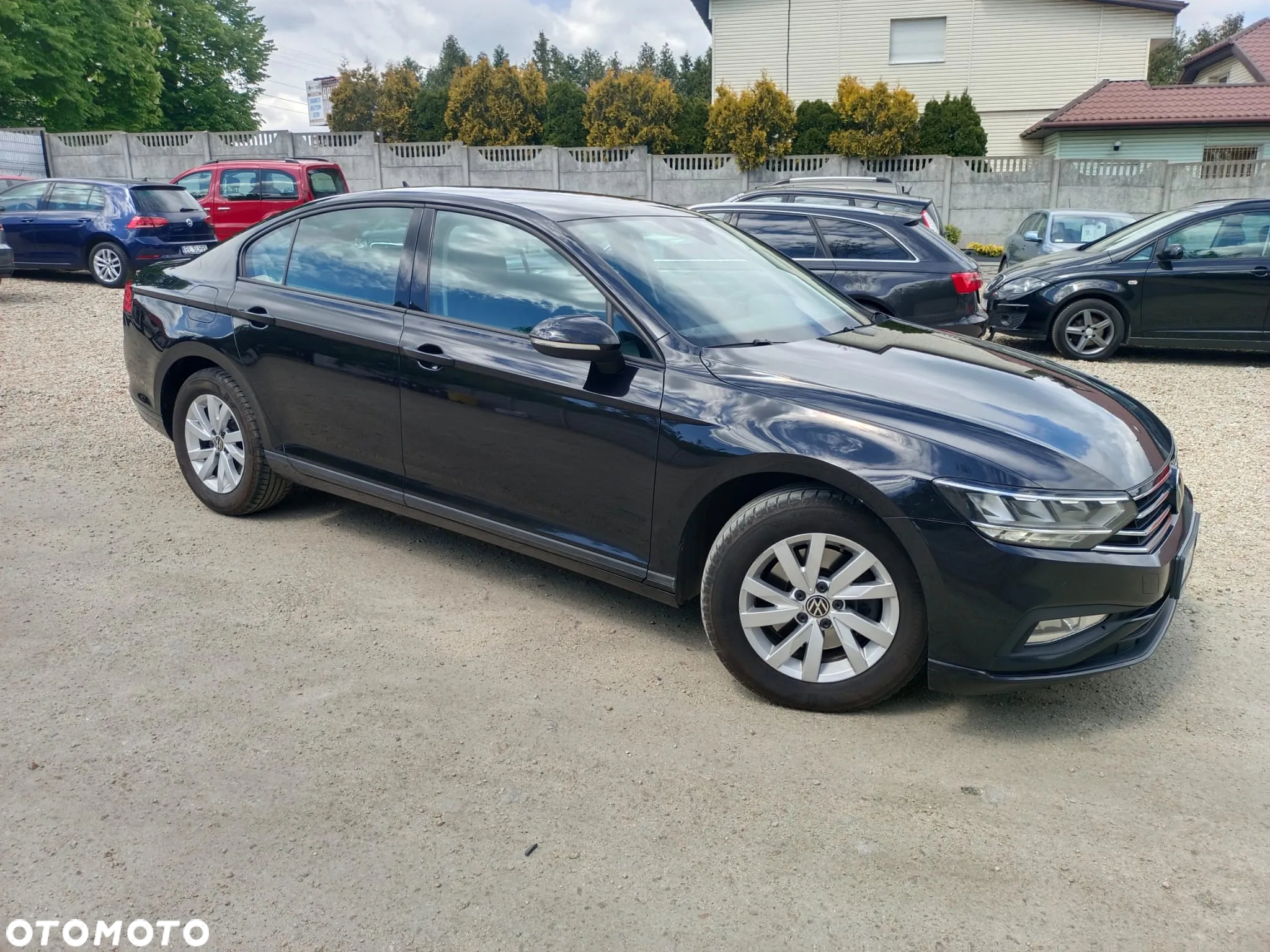 Volkswagen Passat - 11