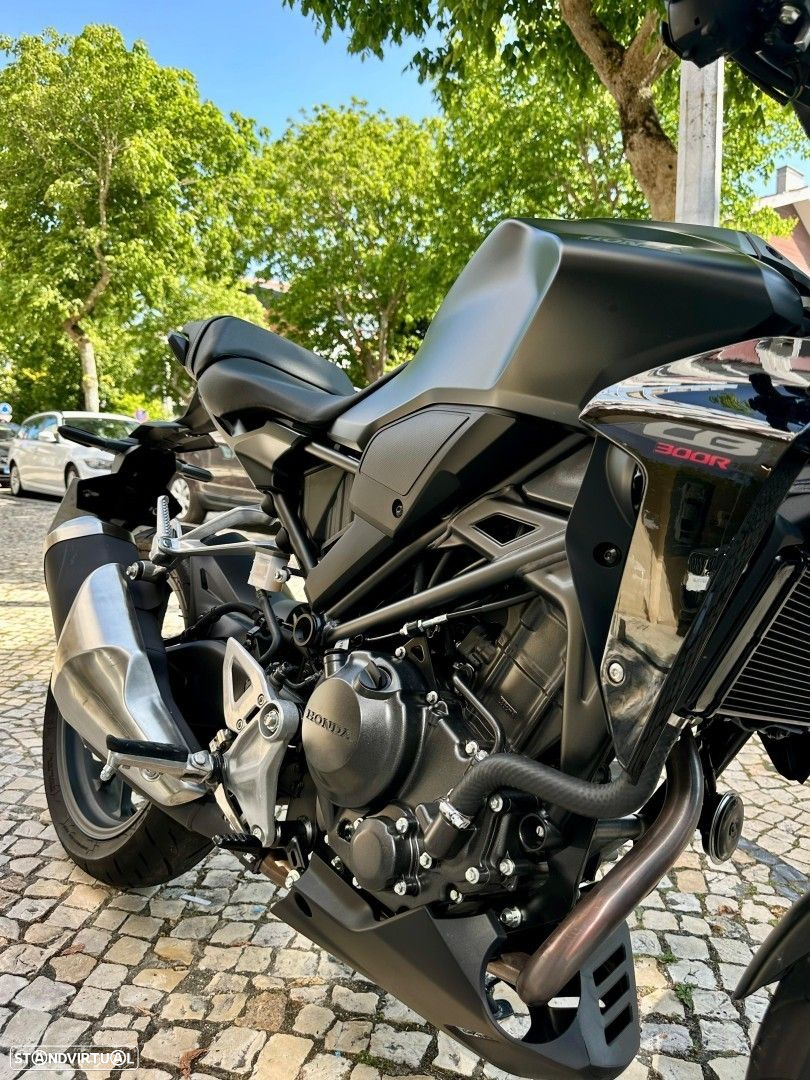 Honda CB 300R - 4