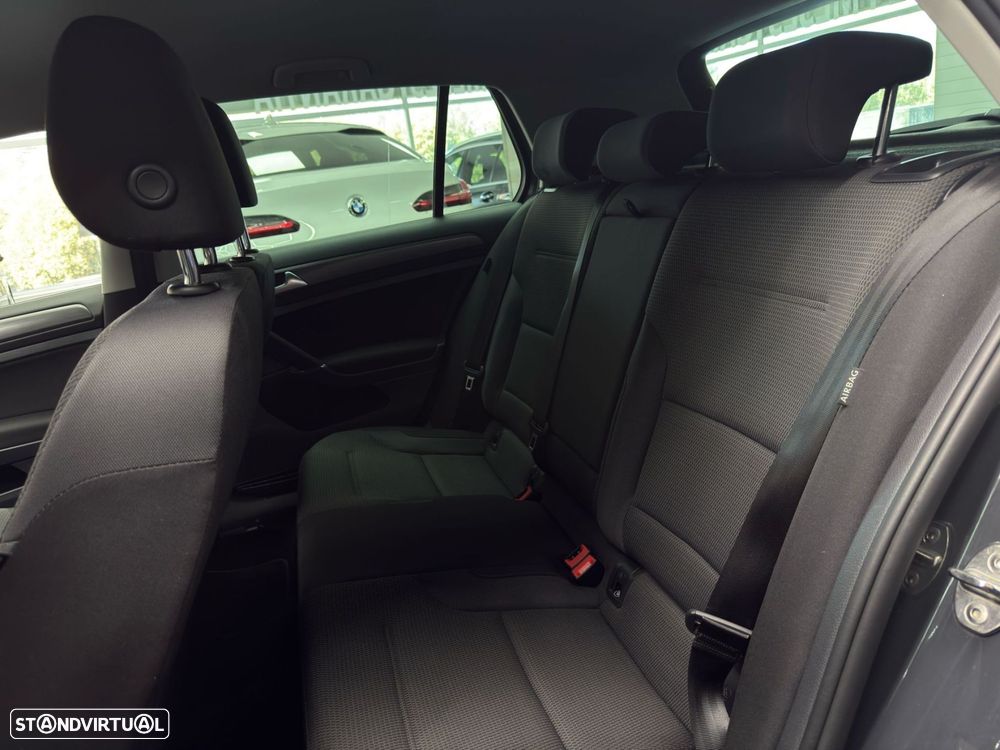 VW Golf 1.6 TDI Confortline DSG - 38