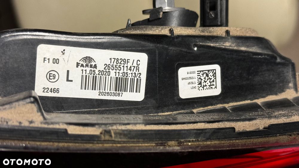 Lampa Lewy tył w klapę Clio V - 2