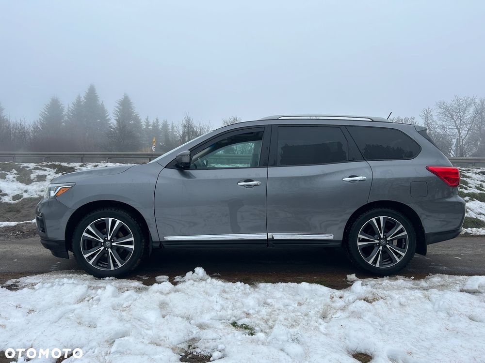 Nissan Pathfinder - 2