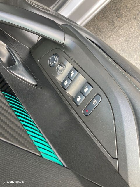 Peugeot e-2008 50 kWh Allure Pack - 31