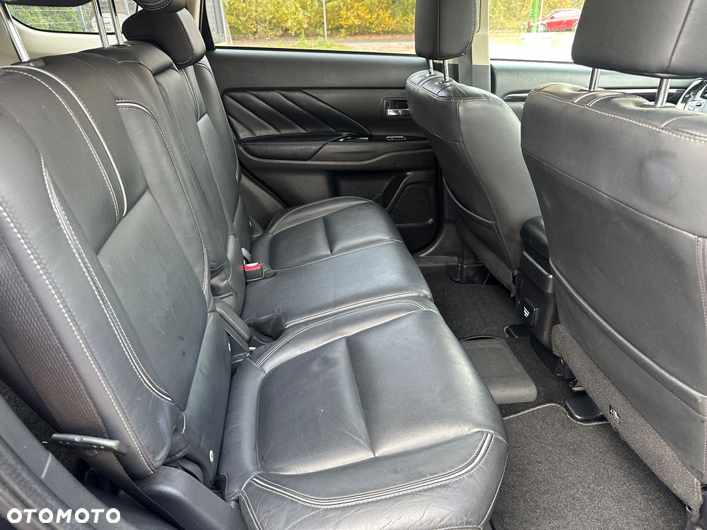 Mitsubishi Outlander 2.0 4WD Top - 31