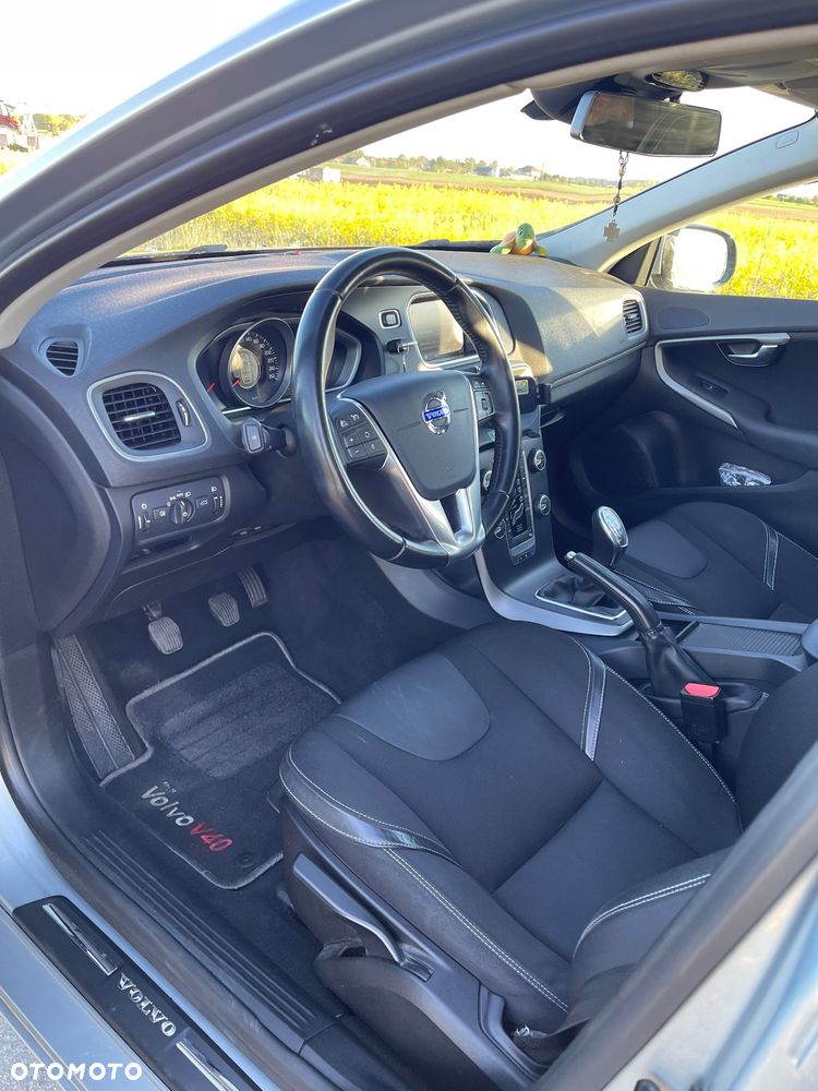 Volvo V40 D2 Momentum - 5