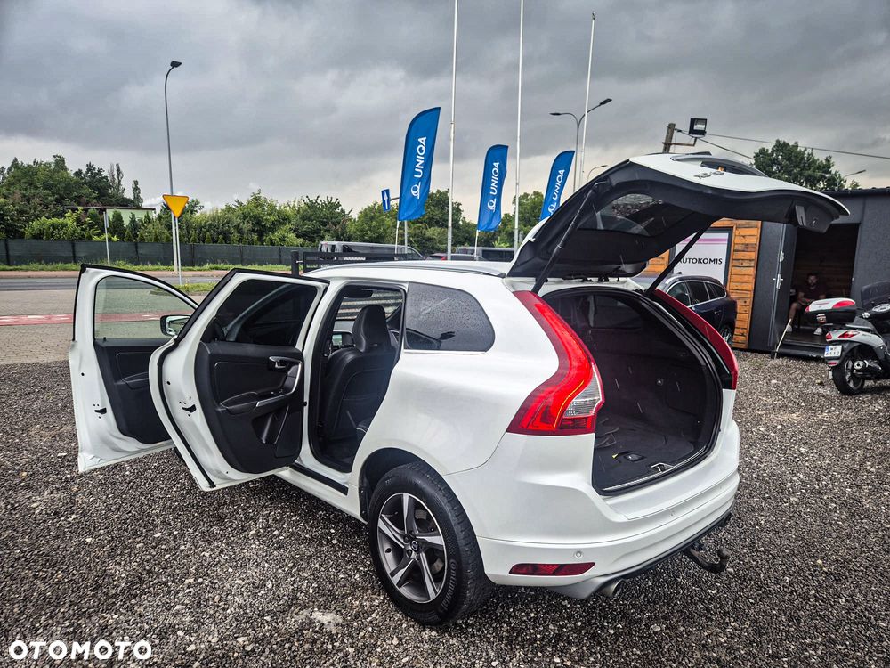Volvo XC 60 D4 AWD Geartronic RDesign - 16