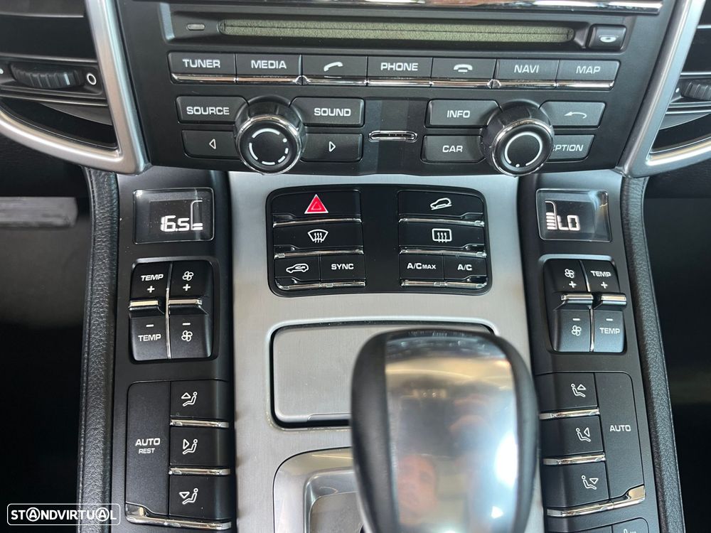 Porsche Cayenne Standard - 32