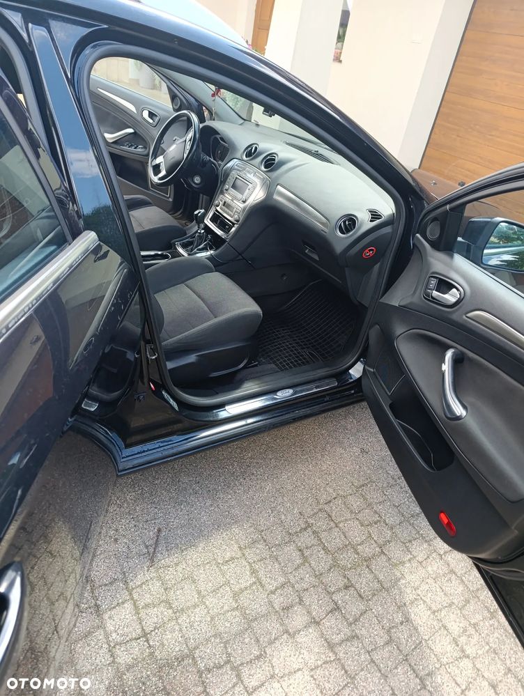 Ford Mondeo 2.0 TDCi Titanium - 24