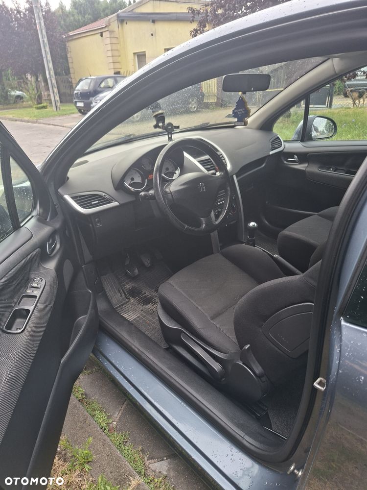Peugeot 207 - 7