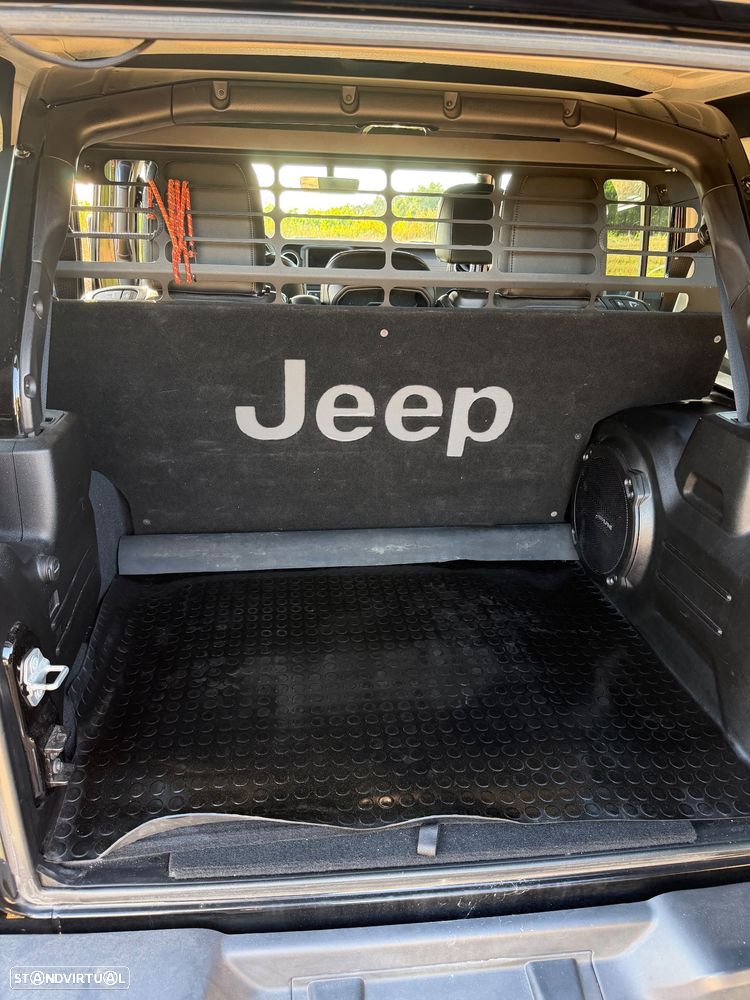 Jeep Wrangler - 11