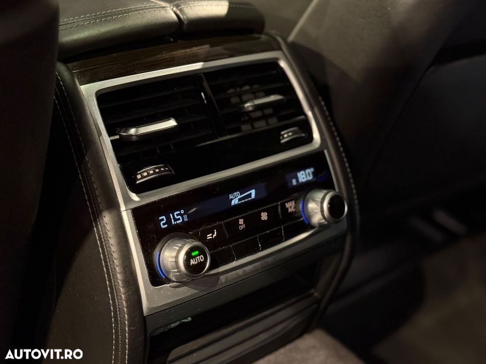 BMW Seria 7 740d xDrive - 29