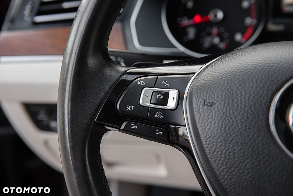 Volkswagen Passat Variant 1.8 TSI (BlueMotion Technology) DSG Comfortline - 22