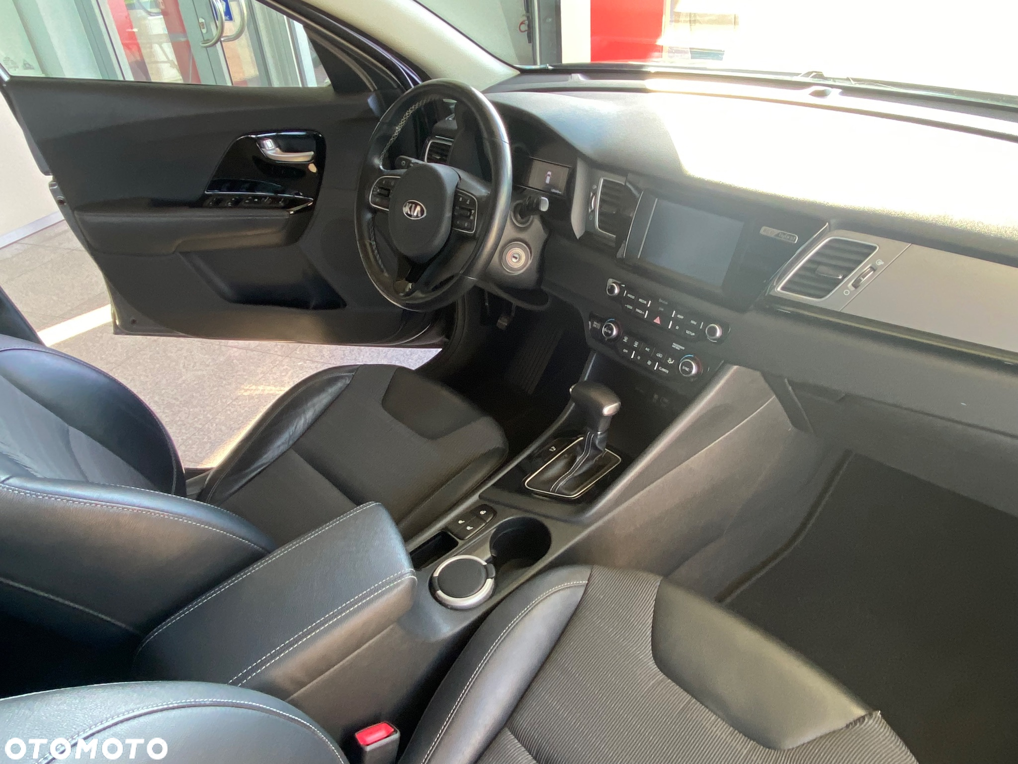Kia Niro 1.6 GDI Hybrid L - 11
