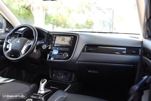 Mitsubishi Outlander 2.0 Intense Navi - 14