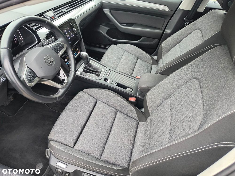 Volkswagen Passat - 10