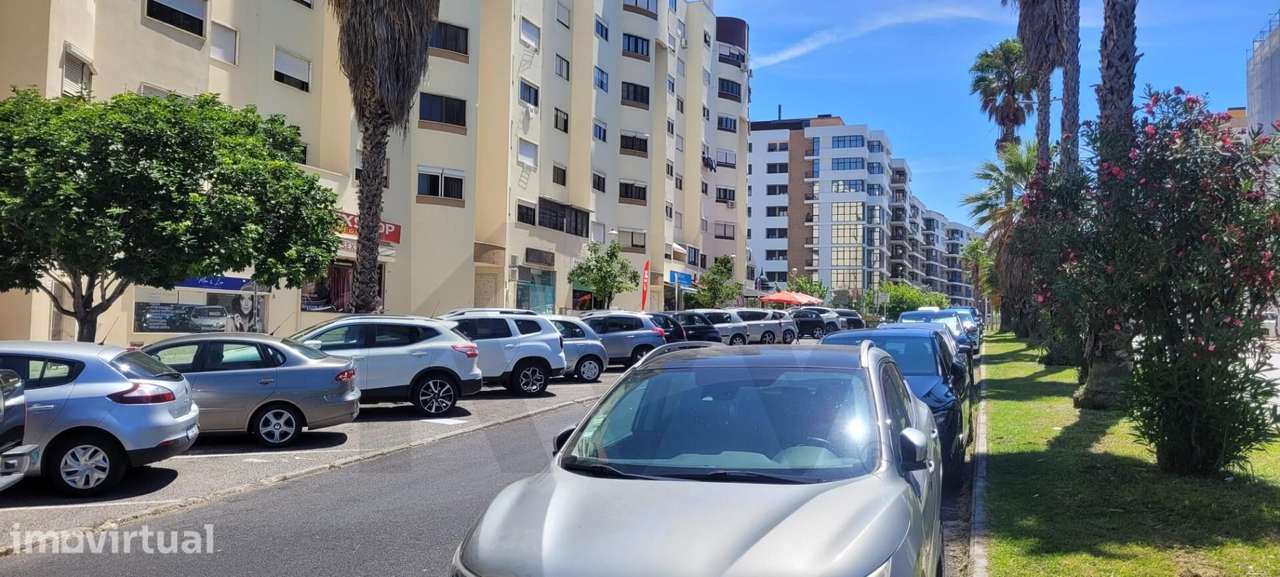 LOJA NA AVENIDA DAS DESCOBERTAS INFANTADO LOURES 180 M2 E 2 ENTRADAS - Grande imagem: 3/36