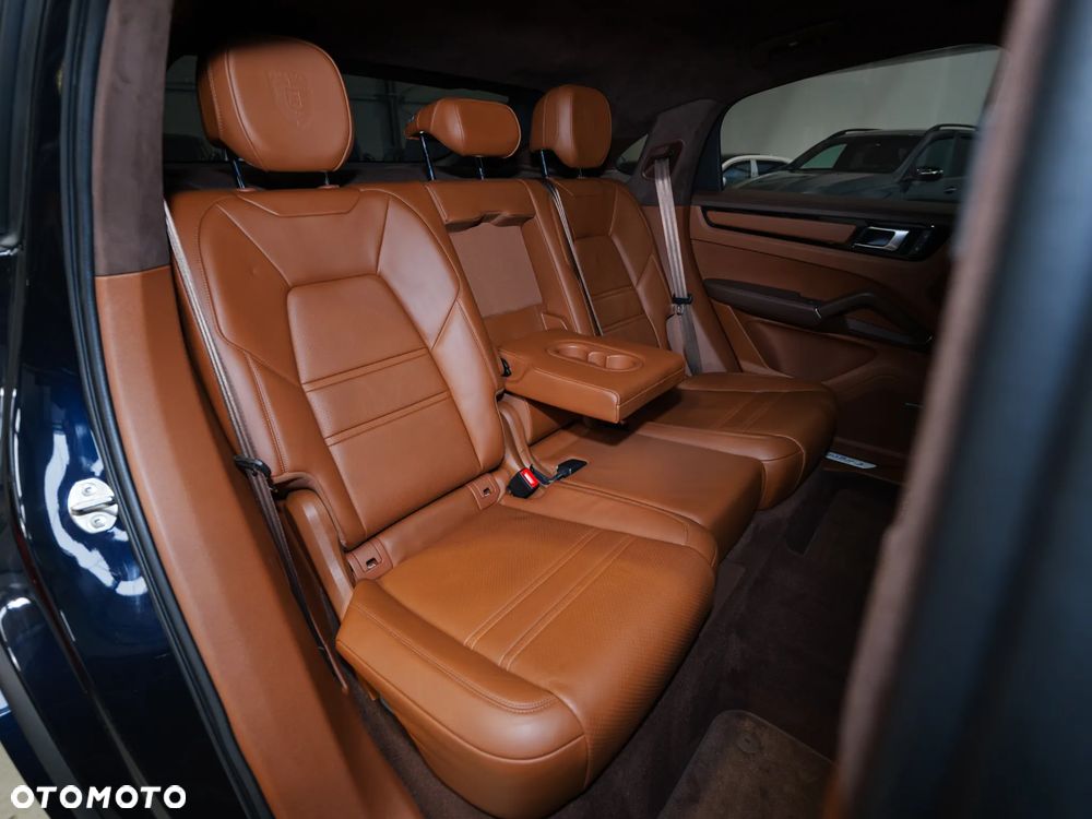 Porsche Cayenne E-Hybrid Platinum Edition - 18