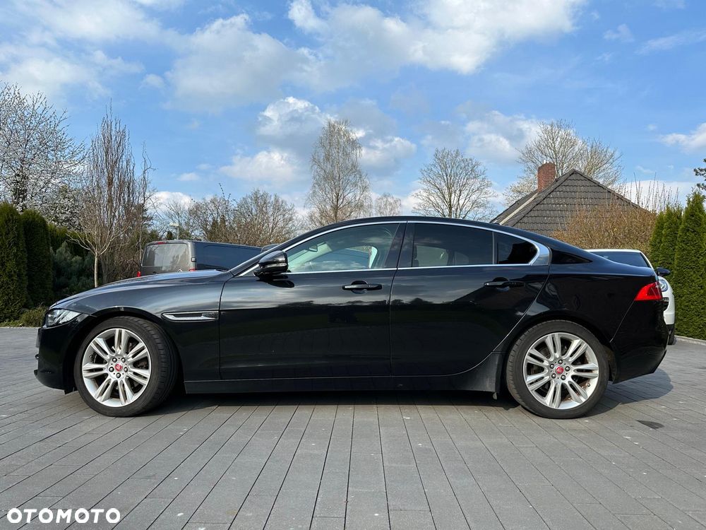 Jaguar XE 20d AWD Prestige - 8