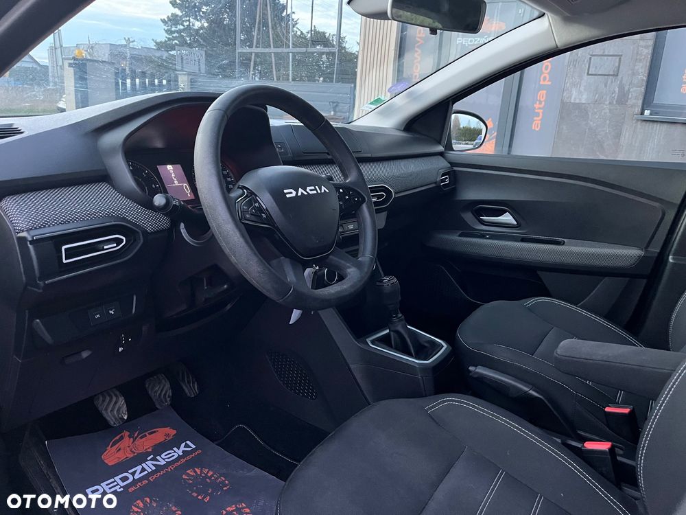 Dacia Sandero - 8