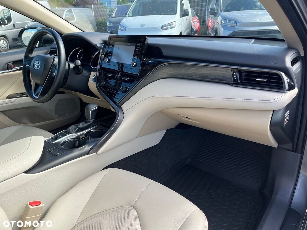 Toyota Camry 2.5 Hybrid Comfort CVT - 6