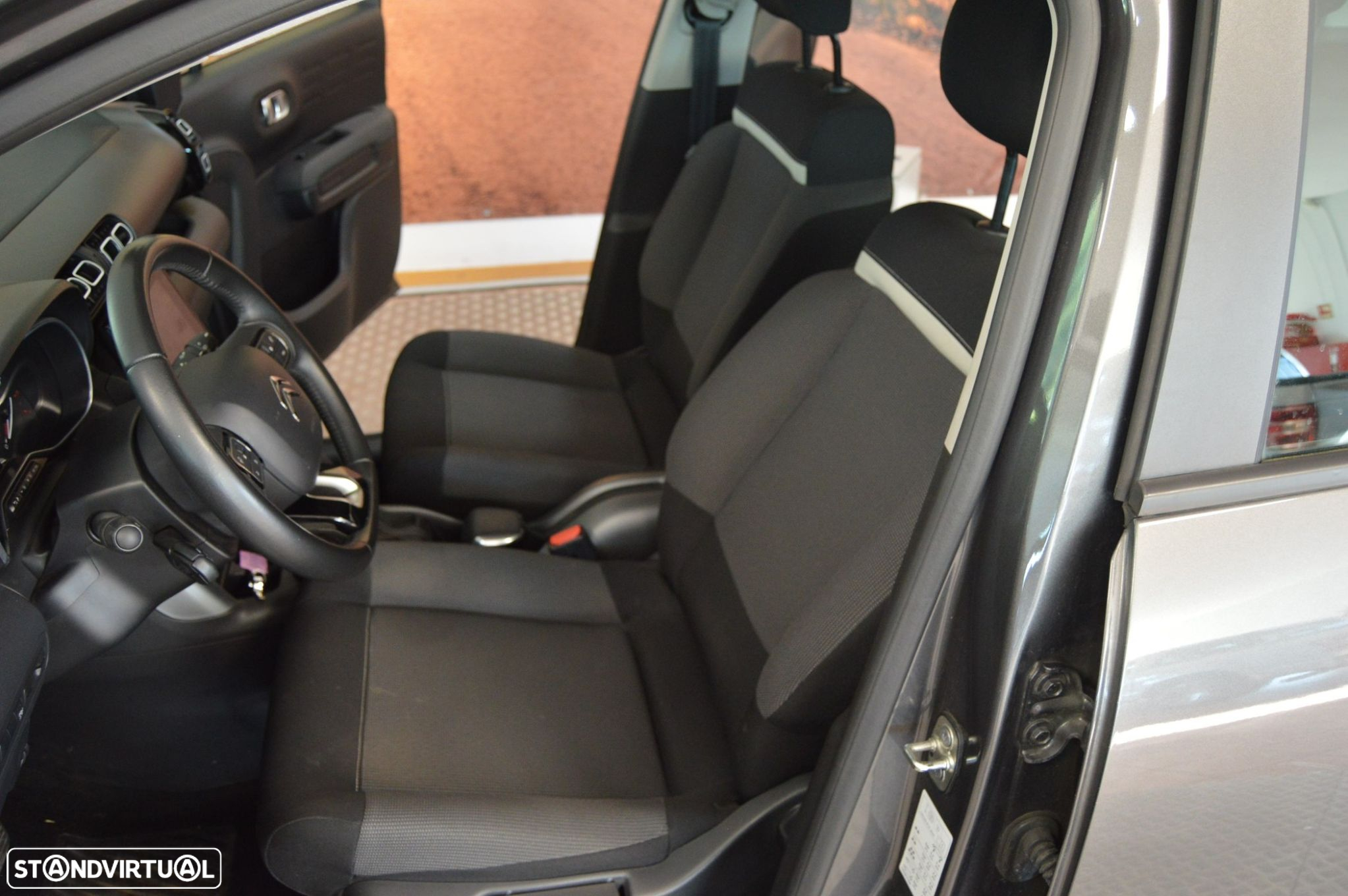 Citroën C3 Aircross 1.5 BlueHDi Shine EAT6 S&S - 24