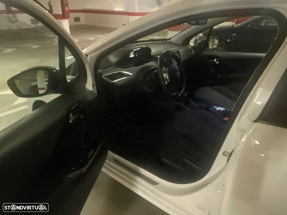 Peugeot 208 1.2 PureTech Signature - 7