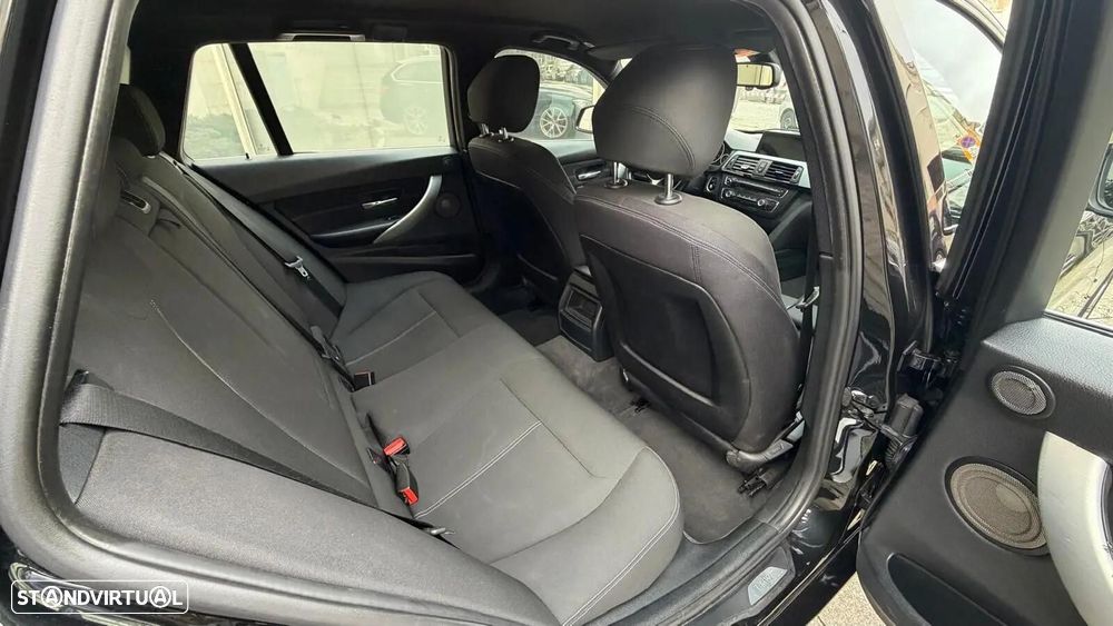BMW 320 d Auto Line Sport - 19