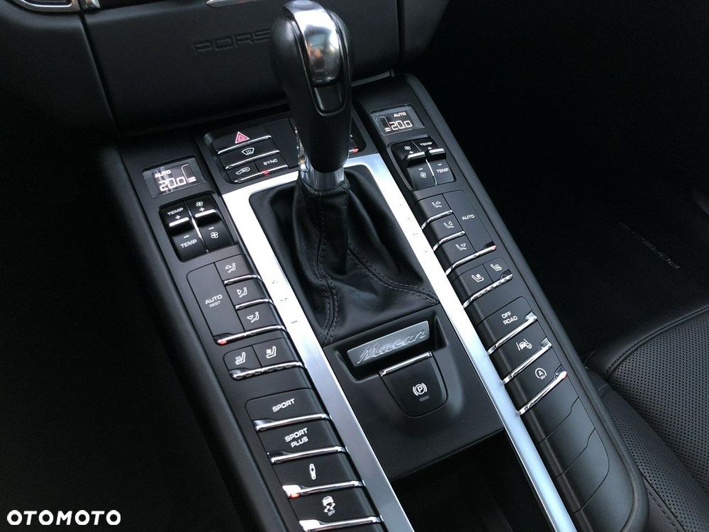 Porsche Macan - 27