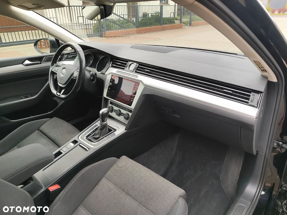 Volkswagen Passat 2.0 TDI SCR DSG 4Motion Elegance - 12