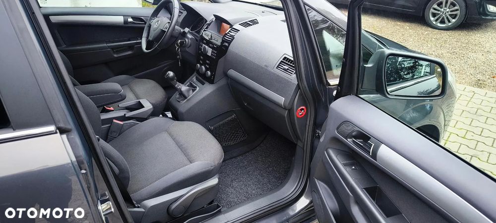 Opel Zafira 1.8 Sport - 11