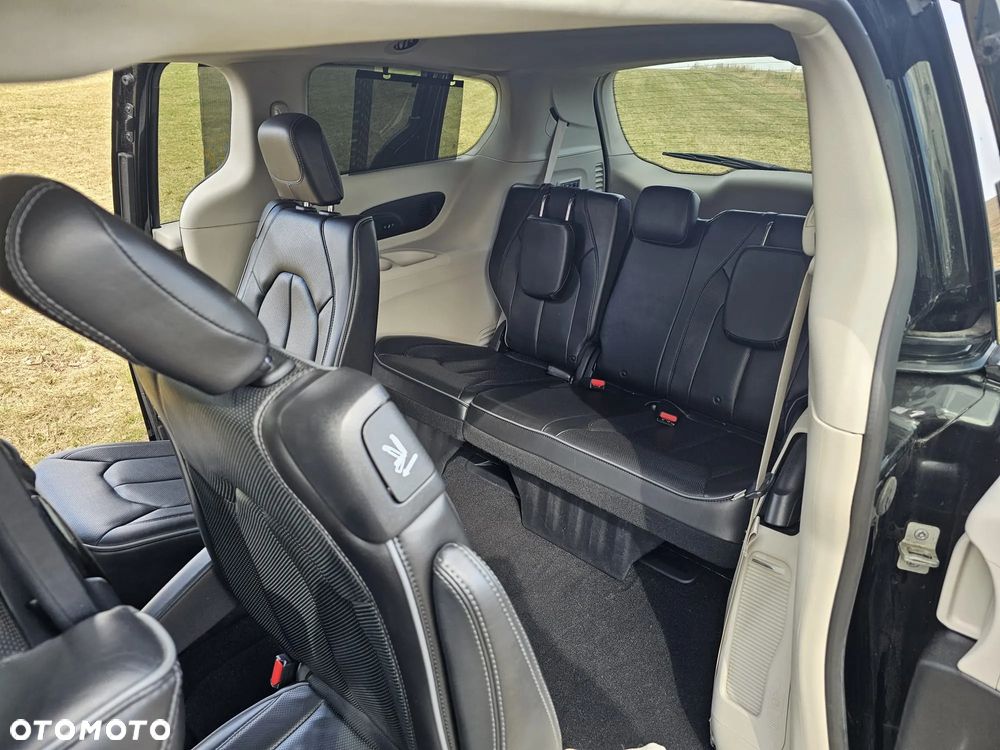 Chrysler Pacifica - 9