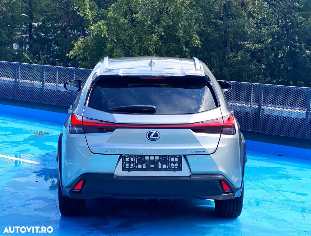 Lexus UX 300e Business - 18