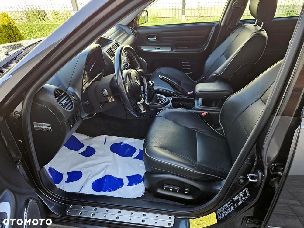 Lexus IS 200 SC Prestige - 24