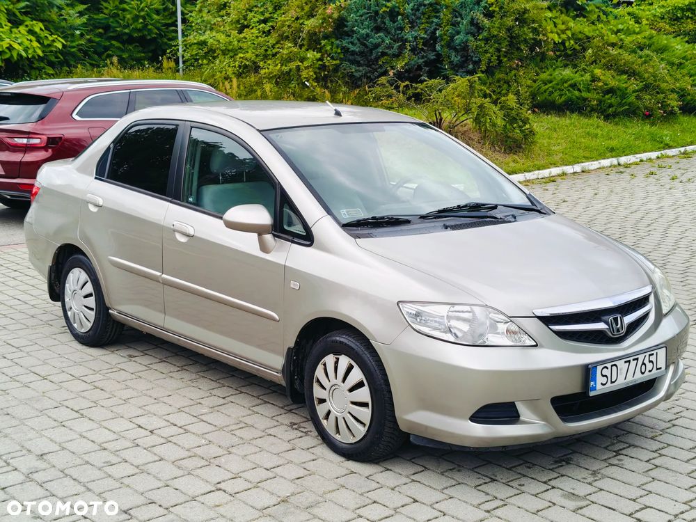Honda City 1.4 Comfort - 14