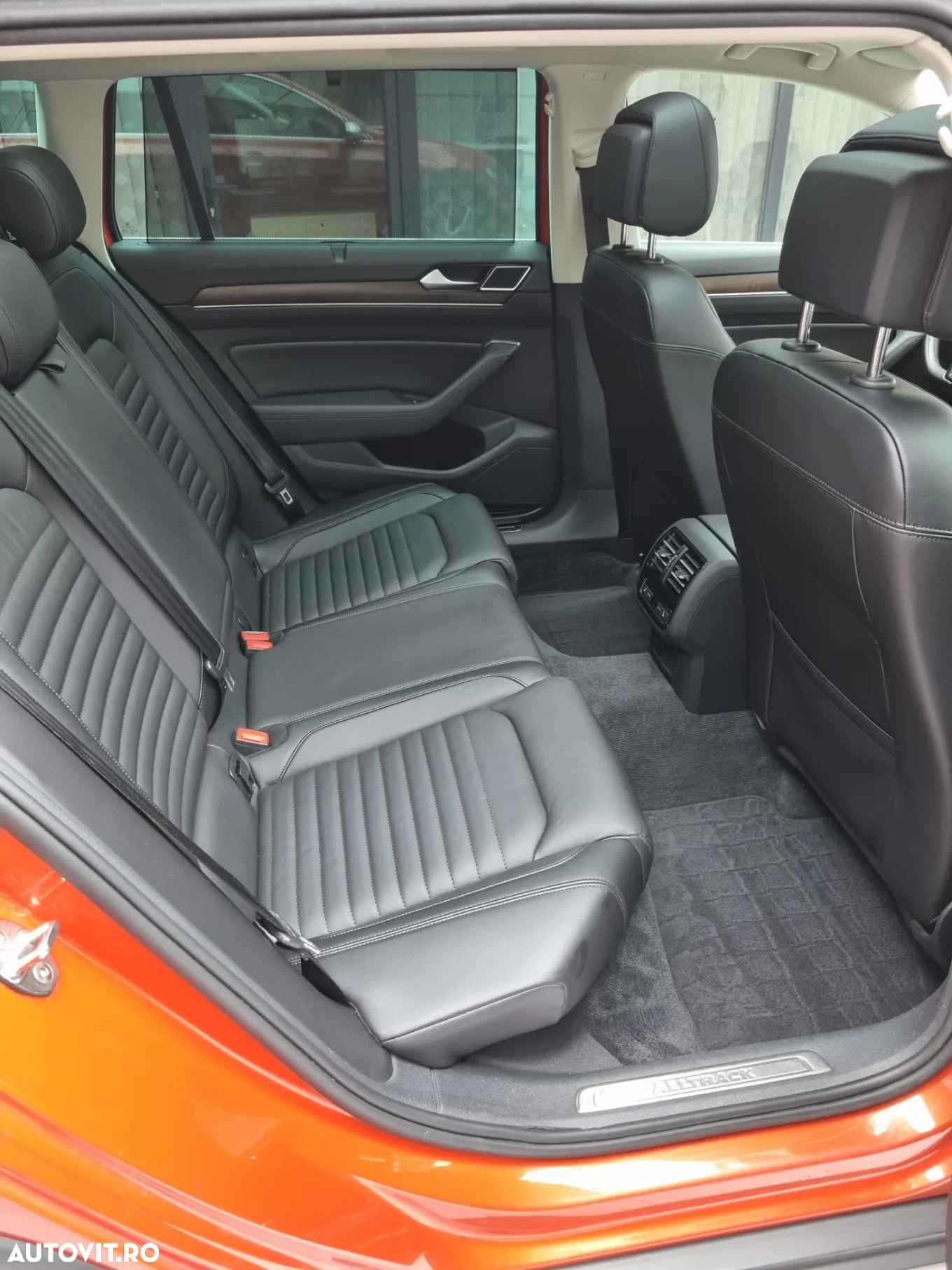 Volkswagen Passat Variant 2.0 TDI SCR DSG 4Motion Alltrack - 13