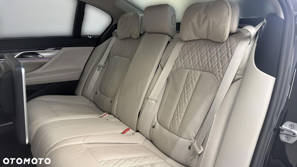 BMW Seria 7 740d xDrive mHEV sport - 17